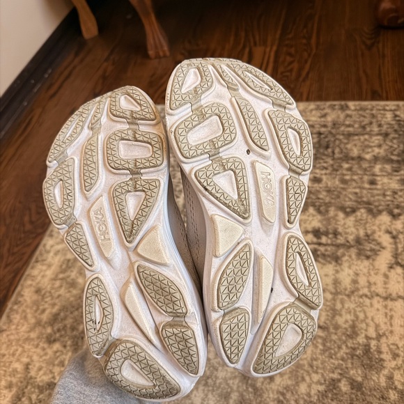 HOKA Women's Bondi 8 Running Shoes - Picture 4 of 4